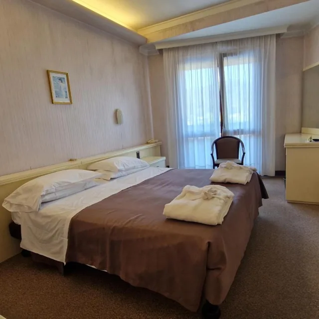 غرفة بسرير مزدوج أو سريرين منفصلين، Hotel Terme Marconi 2/7