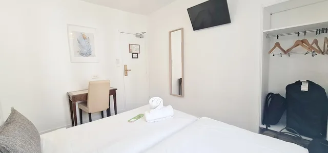 غرفة كلاسيكية بسرير مزدوج أو سريرين منفصلين، Hotel De France. 3/4