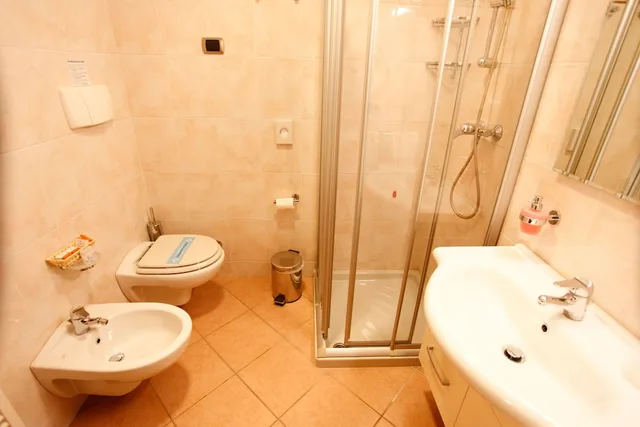 غرفة سوبيريور ثلاثية بسرير مزدوج وسرير فردي بإطلالة على البحيرة، Garda Family House 4/4