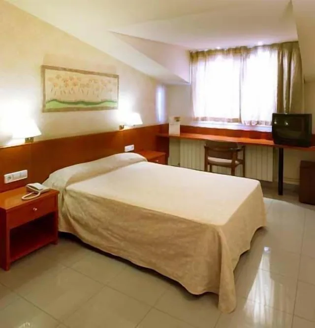 غرفة بسريرين منفصلين، Hotel Urpi 3/5
