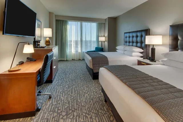 غرفة ديلوكس بسريرين كوين لذوي الإعاقة، Drury Plaza Hotel Nashville Downtown 3/5