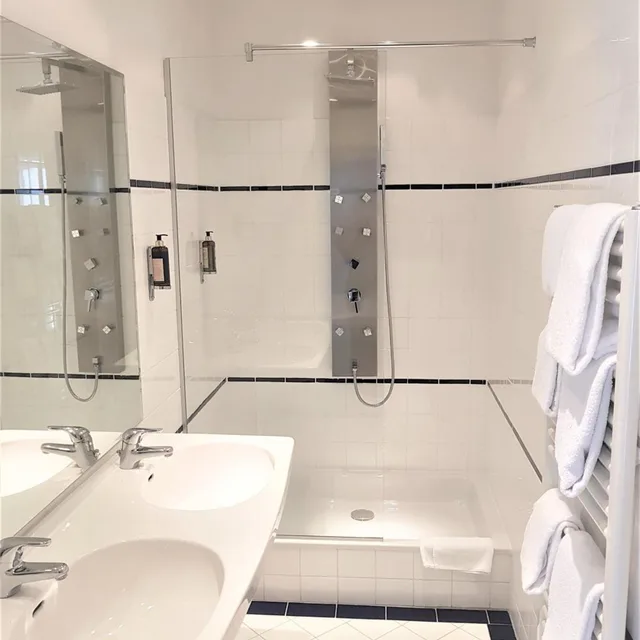 Dom, Suite، Hotel Karntnerhof 3/3
