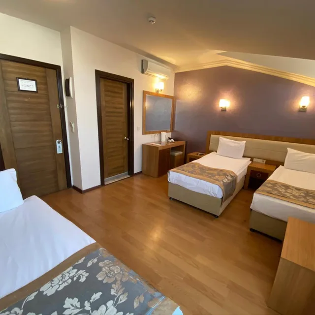 غرفة سوبيريور ثلاثية، Grand Anzac Hotel 6/10