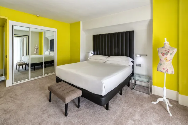 غرفة تنفيذية بسريرين منفصلين، Mariposa Hotel Ex Room Mate Lola 4/7