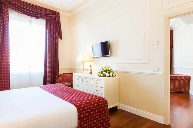 جناح، Radisson Blu Ghr Hotel Rome 1/3