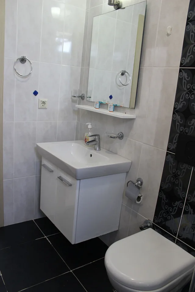 جناح سوبيريور بسرير كوين بإطلالة على الجبل بشرفة بغرفة نوم واحدة مع أريكة، Tebriz Apart Hotel 3/4