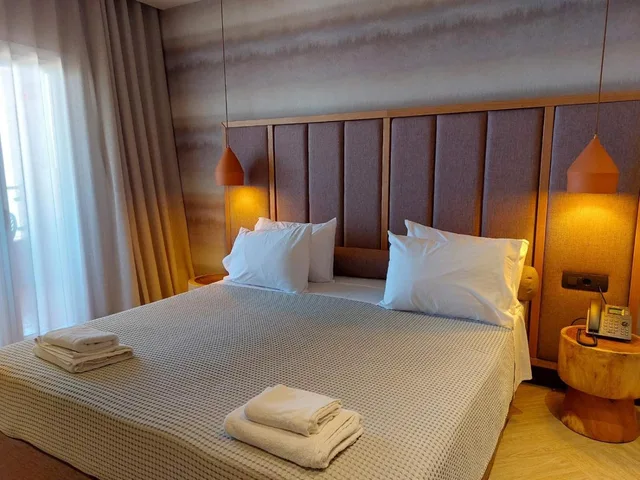 غرفة سوبيريور بسرير مزدوج بإطلالة على البحر، Coral Beach Hotel 8/10