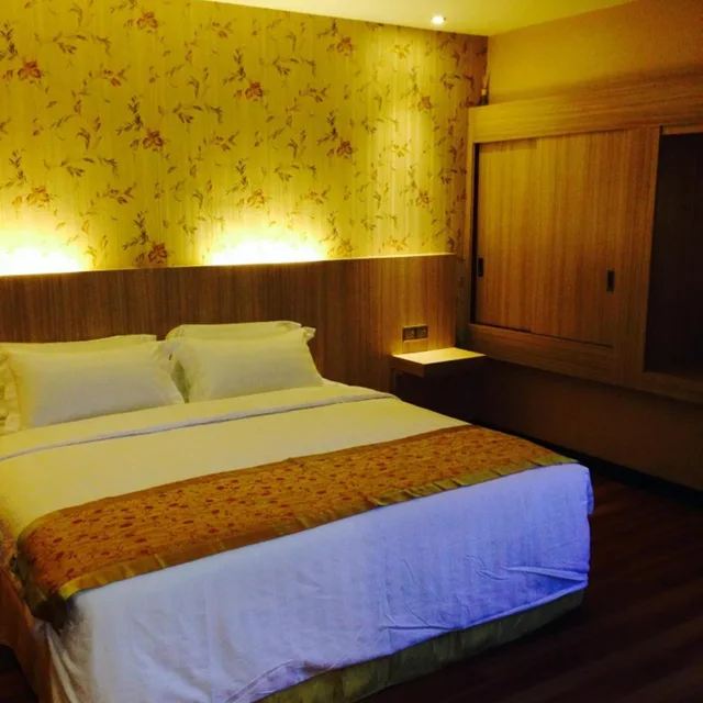 Deluxe, Queen Bed, No Window، Mandarin Hotel 4/9
