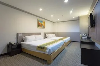 جناح عائلي بسريرين كوين، Hallmark Hotel Leisure 5/7