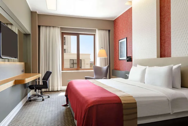 Superior, King Bed, Ramada Plaza by Wyndham Eskisehir 1/4