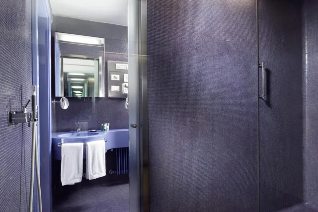 غرفة سوبيريور بسرير كوين مع أريكة، Unahotels Vittoria Firenze 3/3