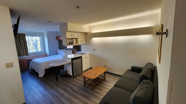 Standard, Queen Bed, Surestay By Best Western Sacramento South Natomas 5/7