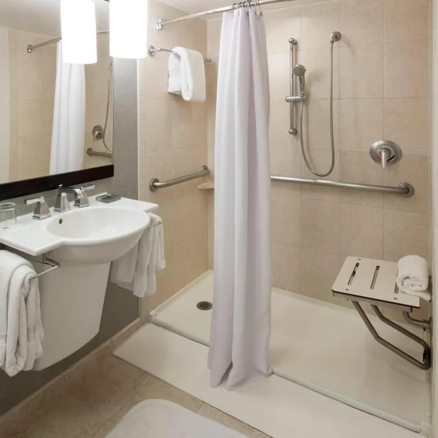 Room, King or Double Bed, Fairfax Marriott at Fair Oaks 5/8