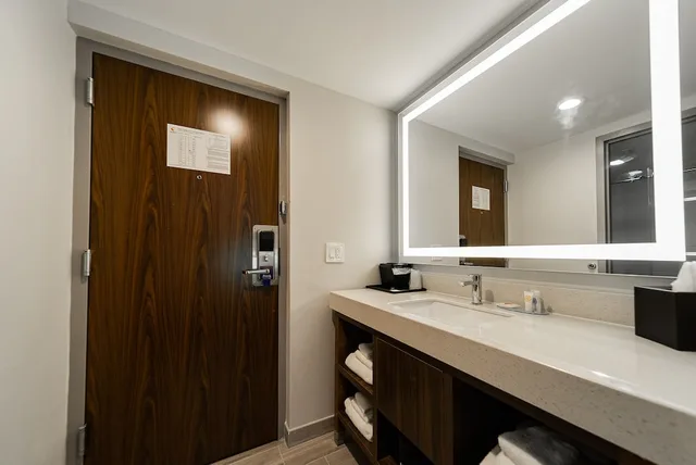 جناح بسريرين كوين مع أريكة، Comfort Inn & Suites Wyomissing/Reading 10/10