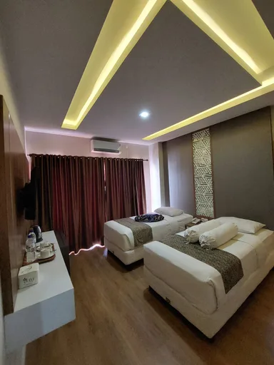 Family Room, Grand Bunda Hotel Syariah Bukittinggi Powered By Archipelago 1/3