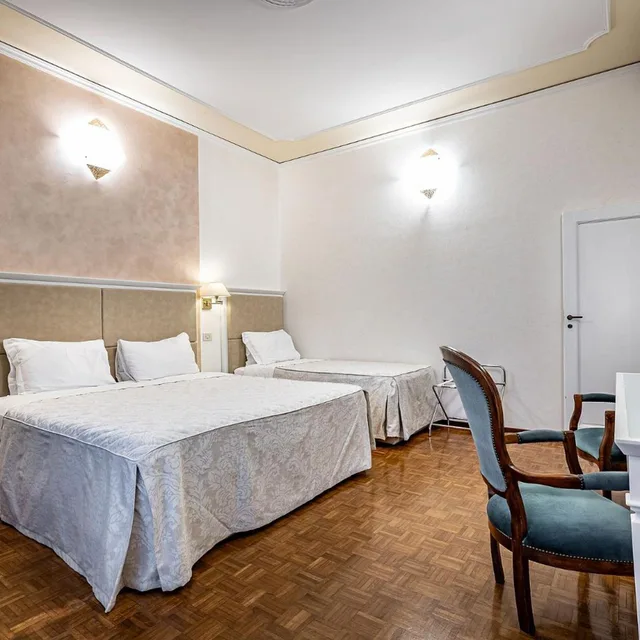غرفة ثلاثية، Hotel Alessandra 3/10