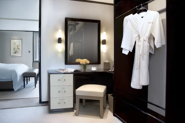 جناح سوبيريور بسريرين منفصلين بإطلالة على المرفأ، The Peninsula Hong Kong 6/7