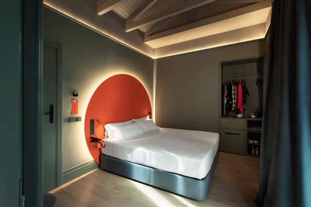 غرفة سوبيريور بسرير كوين بشرفة، Chic&basic Dot Hotel 2/4