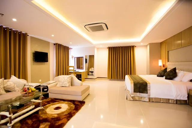 جناح جونيور، West Hotel 1/3
