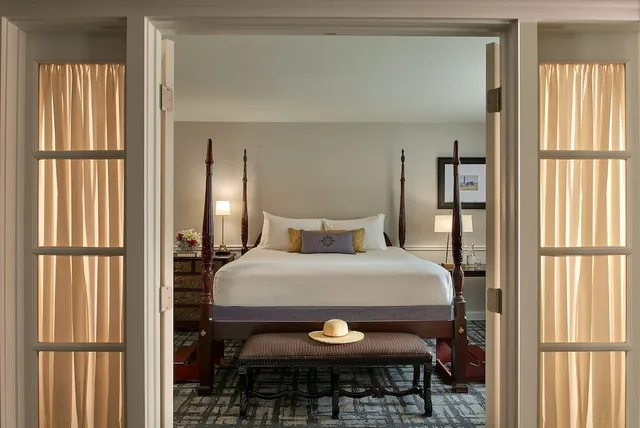 Bellevue, Suite, King Bed, Sofa، Viking Hotel 2/2