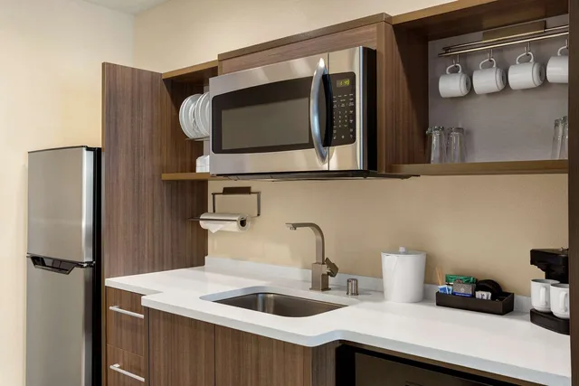 Studio, Suite, King Bed, Home2 Suites by Hilton Minneapolis University Area 3/4
