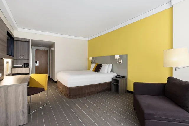 Executive, Sydney Central by Ascott Limited 3/8