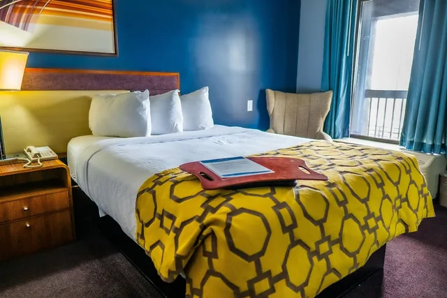 غرفة قياسية بسرير كينج، Baymont by Wyndham London KY 5/10