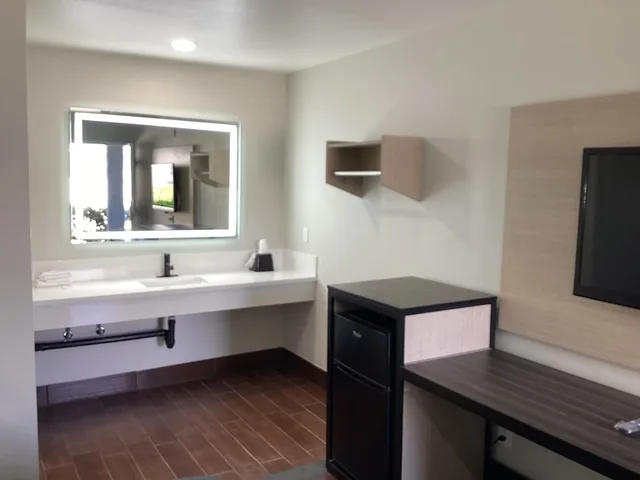 غرفة اقتصادية مفردة بسرير كينج، Mayfair Inn Ontario Airport 10/10