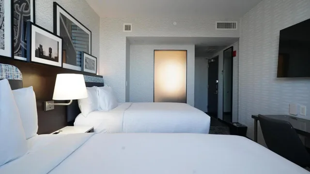غرفة قياسية رباعية، DoubleTree by Hilton Long Island City New York 2/2