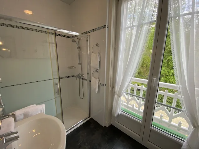 غرفة ديلوكس بسريرين منفصلين، HOTEL LE ROC AU CHIEN 8/8