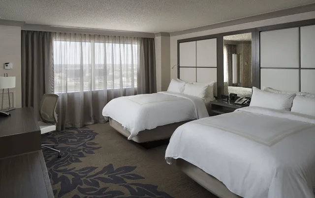 غرفة بسريرين مزدوجين بإطلالة على المدينة، Little Rock Marriott 2/3