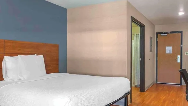 غرفة بسرير مزدوج بمطبخ لذوي الإعاقة، Studio 6 Extended stay Bossier City, LA - Shreveport 6/10