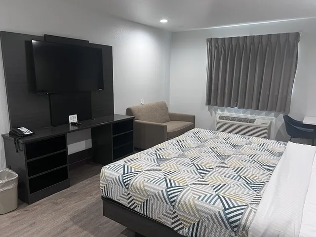 غرفة ديلوكس بسرير كينج، Motel6 Bullhead City, AZ 4/8