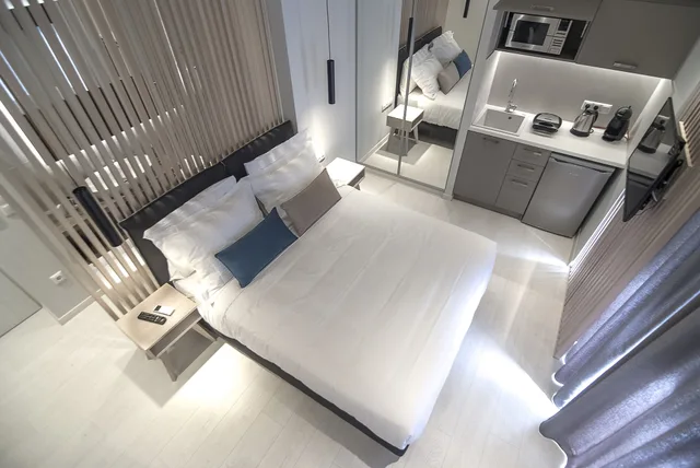 غرفة قياسية بسرير كوين بشرفة، Acropolis Stay 2/6