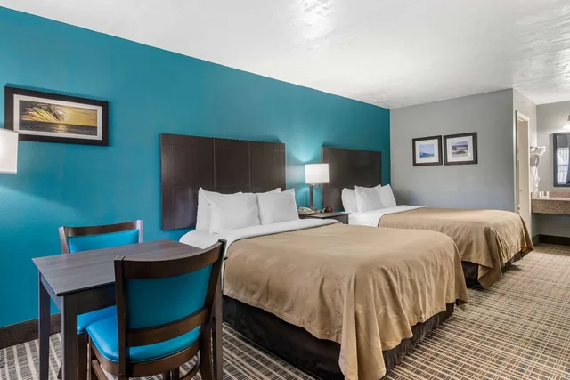Upgrade, 2 Queen Beds، Quality Inn Bradenton North I-75 3/5