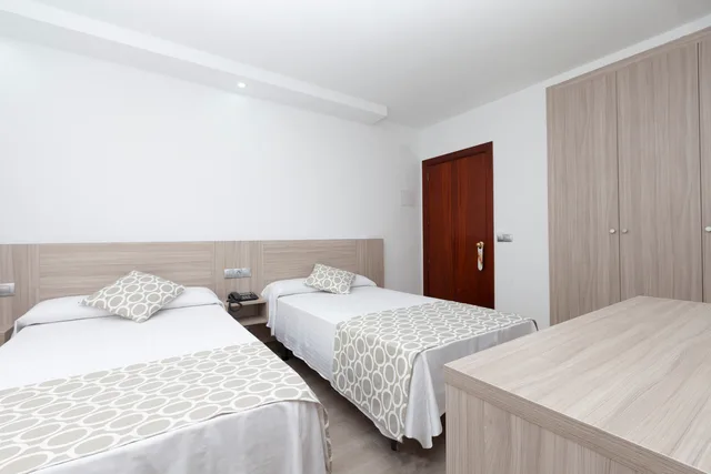 Standard, Double Bed, Olympia Hotel Ronda II 1/9