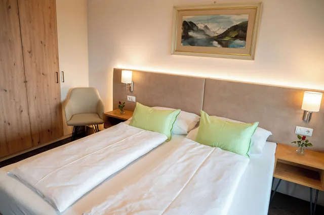 جناح ديلوكس بسريرين مزدوجين بشرفة، Hotel Pension Haus Arenberg 6/10