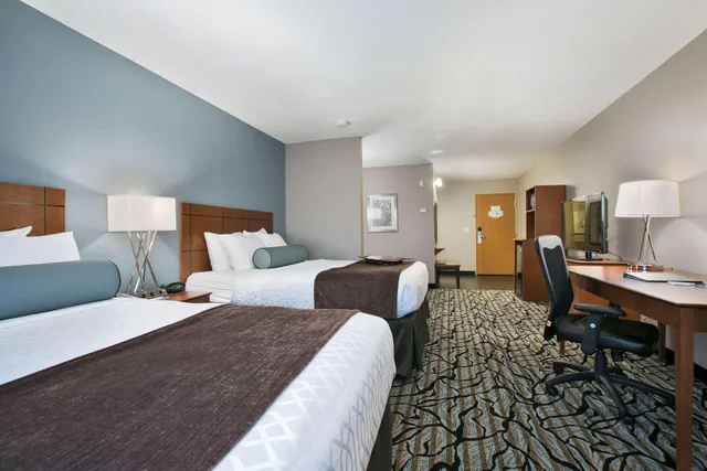 جناح بسريرين كوين، Best Western Plus Blaine At The National Sports Center 5/9