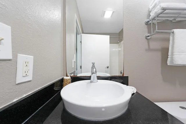 غرفة بسريرين كوين للمدخنين، Studio 6 Extended Stay - Tucker, GA - Atlanta Northlake 7/10