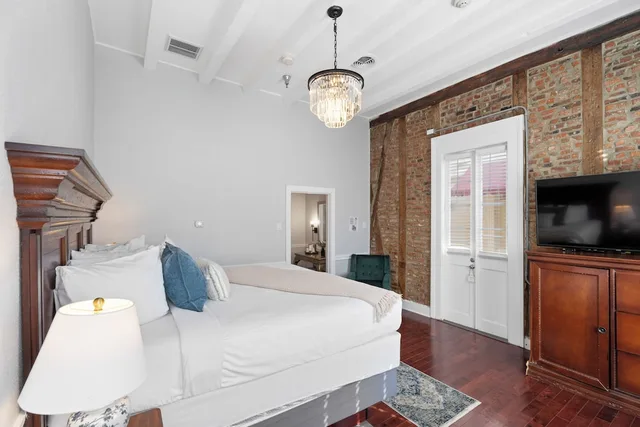 غرفة بريميوم بسرير كينج، Hotel St Pierre French Quarter 9/10
