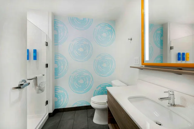 غرفة بسرير كينج، Tru by Hilton Wilmington Wrightsville Beach 5/5
