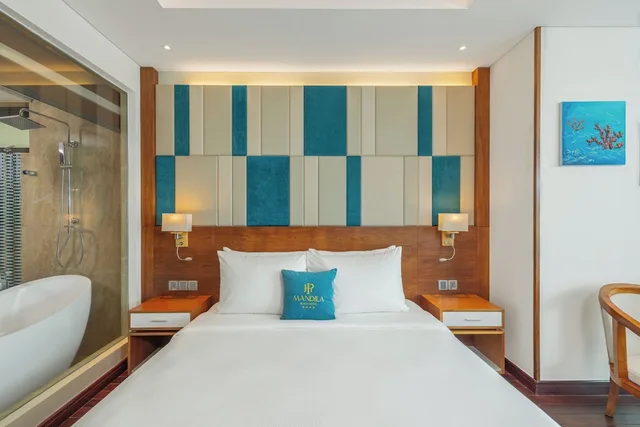 Deluxe, King Bed, Ocean Front, Balcony, Mandila Beach Hotel Danang 5/6