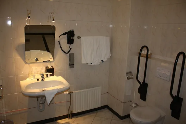 غرفة سوبيريور بسرير مزدوج لذوي الإعاقة، Van Der Valk Hotel Groningen Westerbroek 4/5
