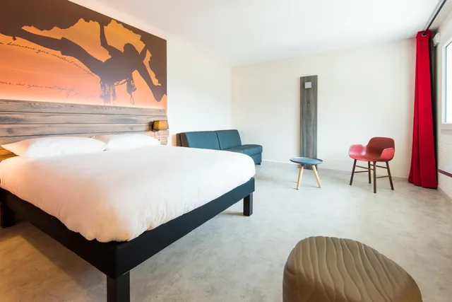 جناح عائلي قياسي بسرير كوين مع أريكة، ibis Styles Sallanches Pays du Mont Blanc 3/7