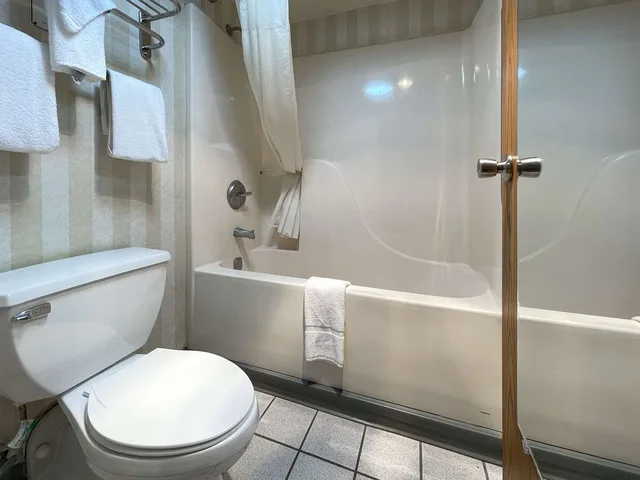 غرفة بسريرين مزدوجين، Quality Inn & Suites Gibsonia - Pittsburgh North PA 3/3