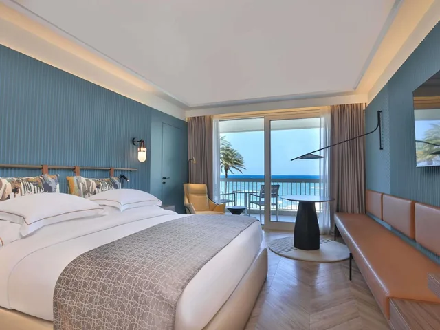 Ambassador, Suite, Sea View, Movenpick Hotel Beirut 1/6
