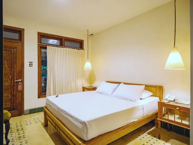 غرفة ديلوكس بسرير مزدوج، Hotel Tugu Blitar 1/4