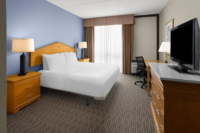 غرفة بسرير كينج لذوي الإعاقة، Days Hotel by Wyndham Toms River Jersey Shore 2/7