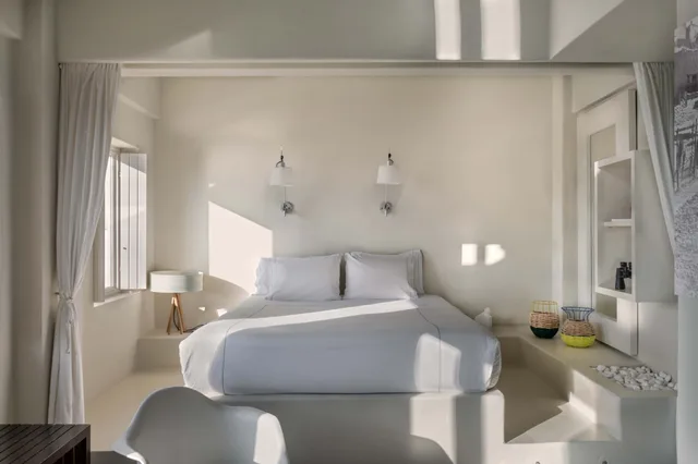 لوفت تنفيذي بسرير مزدوج بإطلالة على البحر مع أريكة بجاكوزي، West East Suites - Adults Only 2/6