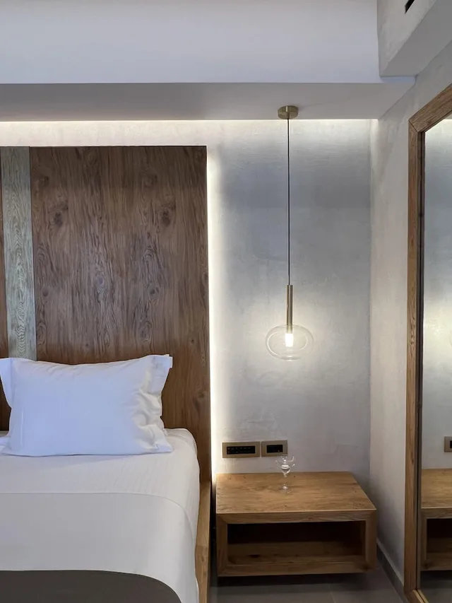 غرفة بريميوم بسرير مزدوج بإطلالة على البحر، The Noverian Antama Organic Beach Resort Chania 1/6